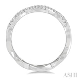 1/5 Ctw Twisted Round Cut Diamond Infinity Fashion Band in 14K White Gold