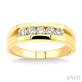 1/2 Ctw Channel Set Round Cut Diamonds Men's Ring in 14K Yellow Gold