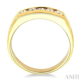 1/2 Ctw Channel Set Round Cut Diamonds Men's Ring in 14K Yellow Gold